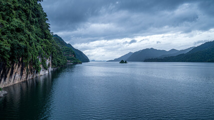 Obraz premium South East Asia mountain ranges. Beautiful Green Nature Mountain Lake .Nature mountain Lake Scenery. Kanchanaburi Thailand