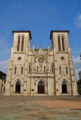 Fototapeta na wymiar Front View of San Fernando Cathedral in San Antonio