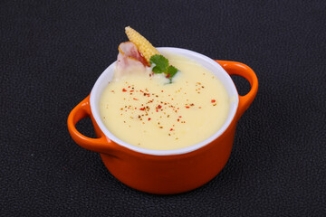 Cheese soup with bacon