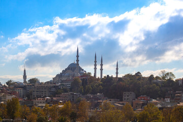 Fototapeta na wymiar Suleymaniye Mosque and Cloudy Sky