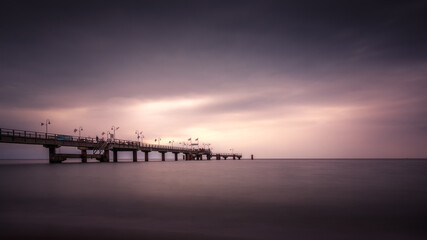 Fototapeta premium Seebrücke in Göhren auf der Insel Rügen an der Ostsee
