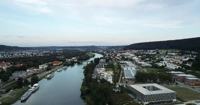 Die Stadt Kelheim in Niederbayern aus der Luft - Drohnenaufnahme