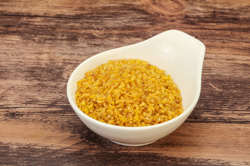Vegetarian cuisine - dry bulgur for cooking