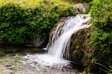 Fototapeta premium Poza Mayor. Cascadas y pozas del río Agualobos en El Molinar, El Toro, Castellón. 