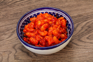 Baked kidney with tomato and pepper