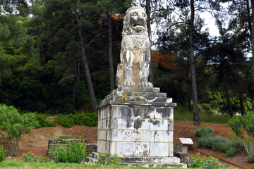 Obraz premium lion, marble, strimonas, amfipoli, macedonia, , greece, ancient, architecture, greek, ruins, travel, history, landmark, monument, archeology, stone, columns, tourism, europe, ruin, culture