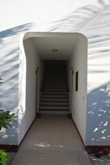 Wejście ze schodami © Jakub