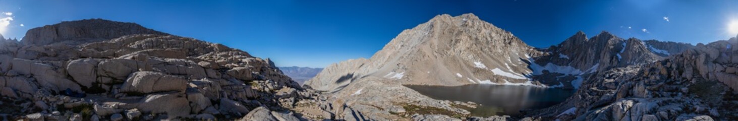 Fototapeta na wymiar mountain landscape 360 panorama, Consultation lake, California