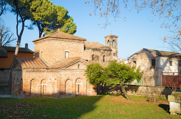 Ravenna - The chapel Mausoleo do Galla Placidia ein evening light.
