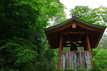世界遺産　平泉　夏の達谷窟毘沙門堂