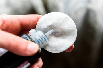 Cleaning tweezers using hydrogen peroxide.