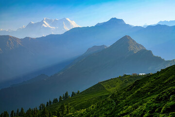 Fototapeta premium Beautiful scenic landscape of chopta / Tungnath, uttarakhand, india.