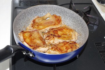 きじ焼きを作っている
