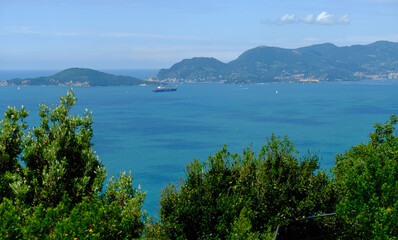 Panorama della costa del Mar Ligure da Montemarcello, in territorio di Ameglia, La Spezia, Liguria, Italia.