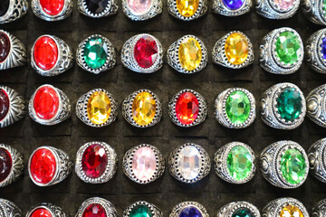 Various gem rings Placed in the product display box In order for customers to choose the ring