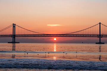 golden gate bridge at sunrise
