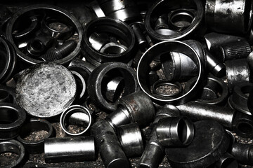 Industrial tools such as bearings, pistons and industrial cylinders from the front.