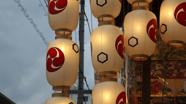 京都祇園祭の提灯のあかり