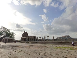 world famous hampi stone chariot & other historical architectures 