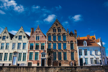 Fototapeta na wymiar Houses representative of the traditional arquitecture of the historical Bruges town