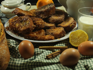 French toast bread slices milk dessert cinnamon sugar egg spanish delicious