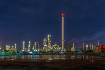 Obraz na płótnie Canvas oil refinery factory