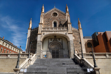 Fototapeta na wymiar Entrance of gothic church 'San Jeronimo el Real' in Madrid, Spain