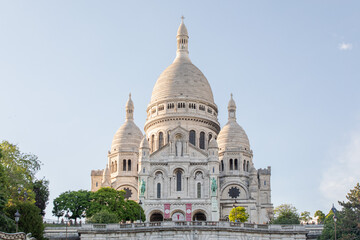 Fototapeta na wymiar La basilique du Sacré-Cœur de Montmartre