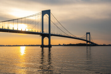 Fototapeta na wymiar Sunset in the bridge