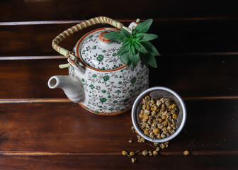chamaemelum nobile - Camomile tea - Flowers - Teapot