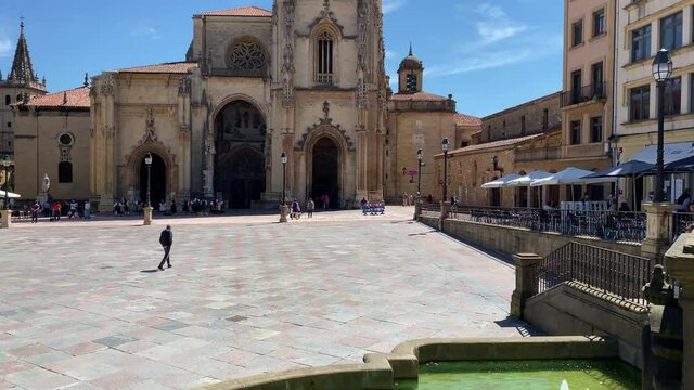 Timelapse Oviedo Cathedral Square in Asturias, Spain. View of the square from the fountain.
