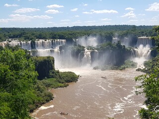 Fototapeta na wymiar Falls in the mouth of the Iguaçu River National Park, Brazil.