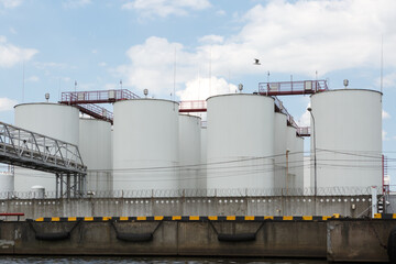 Obraz premium Storage of petroleum products in the port of Kaliningrad