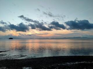 Naklejka premium sunset over the sea