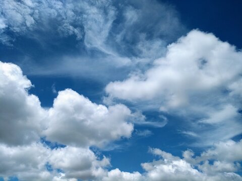 blue sky with clouds © Bruna