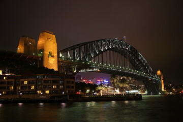 Obraz premium Night view of Sydney Cityscape and Harbor Bridge Australia