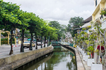 Fototapeta na wymiar Small Canal in the Urban city of Bangkok Thailand