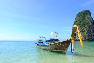 Naklejka na ściany i meble longtail boat in thailand