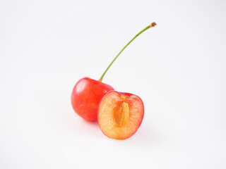 さくらんぼを白バックで