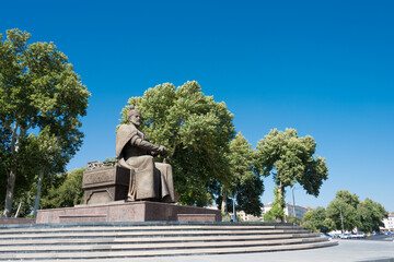 Obraz premium Statue of Amir Timur in Samarkand, Uzbekistan. Amir Timur (1370 - 1405) is founder of the Timurid Empire.
