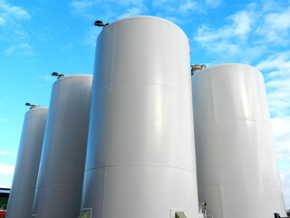 large industrial liquid external storage tanks