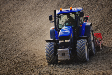 Obraz premium Trattore agricoltura