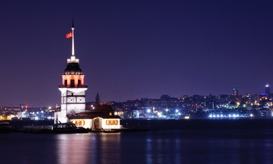 Fototapeta na wymiar Maiden's tower at night, symbol of Istanbul, Turkey