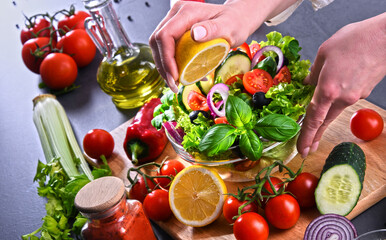 Preparation of a vegetable salad from fresh organic ingredients