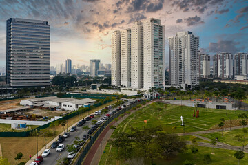 Naklejka na ściany i meble Fotos aéreas de São Paulo, feitas por um drone Mavic 2 Pro