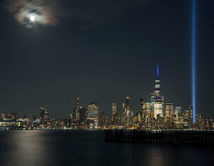 Fototapeta premium Reflection of the light of night Manhattan