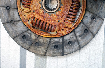 The old clutch used to rust.