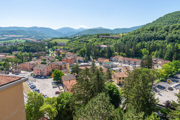 Fototapeta na wymiar landscape of the country of cascia seen from above