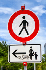 Fussg&auml;nger auf andere Strassenseite wechseln