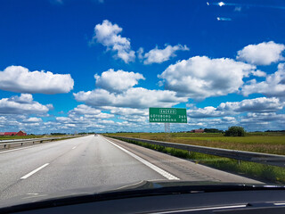 Himmel auf der Autobahn in Schweden